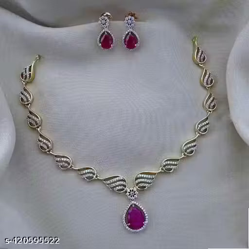 Sizzling Glittering Women Necklaces & Chains